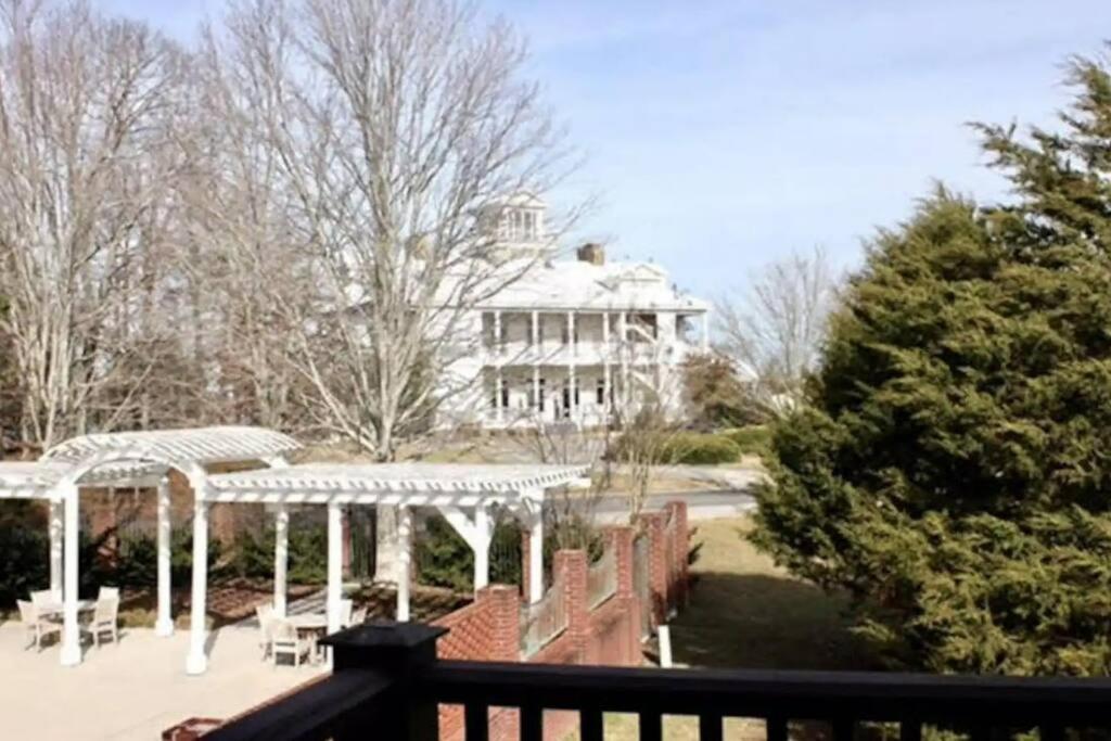 Quiet Getaway At Wayward Cottage Pisgah Exterior foto